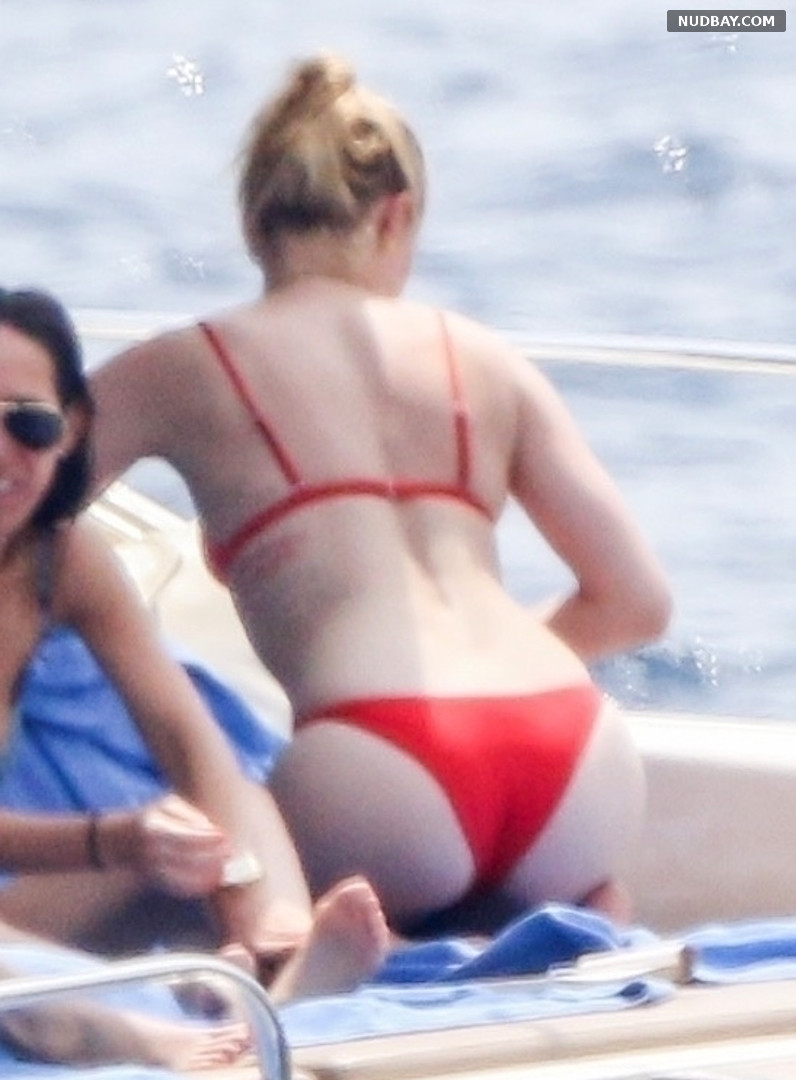 Amber Heard Ass in hot red Bikini on the Amalfi Coast