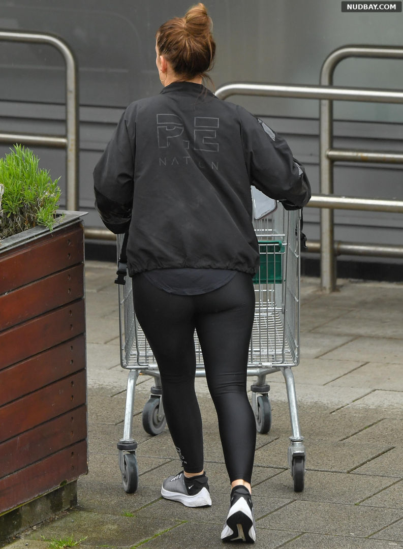 Coleen Rooney booty shopping at her local supermarket in Alderley Edge May 24 2021 1