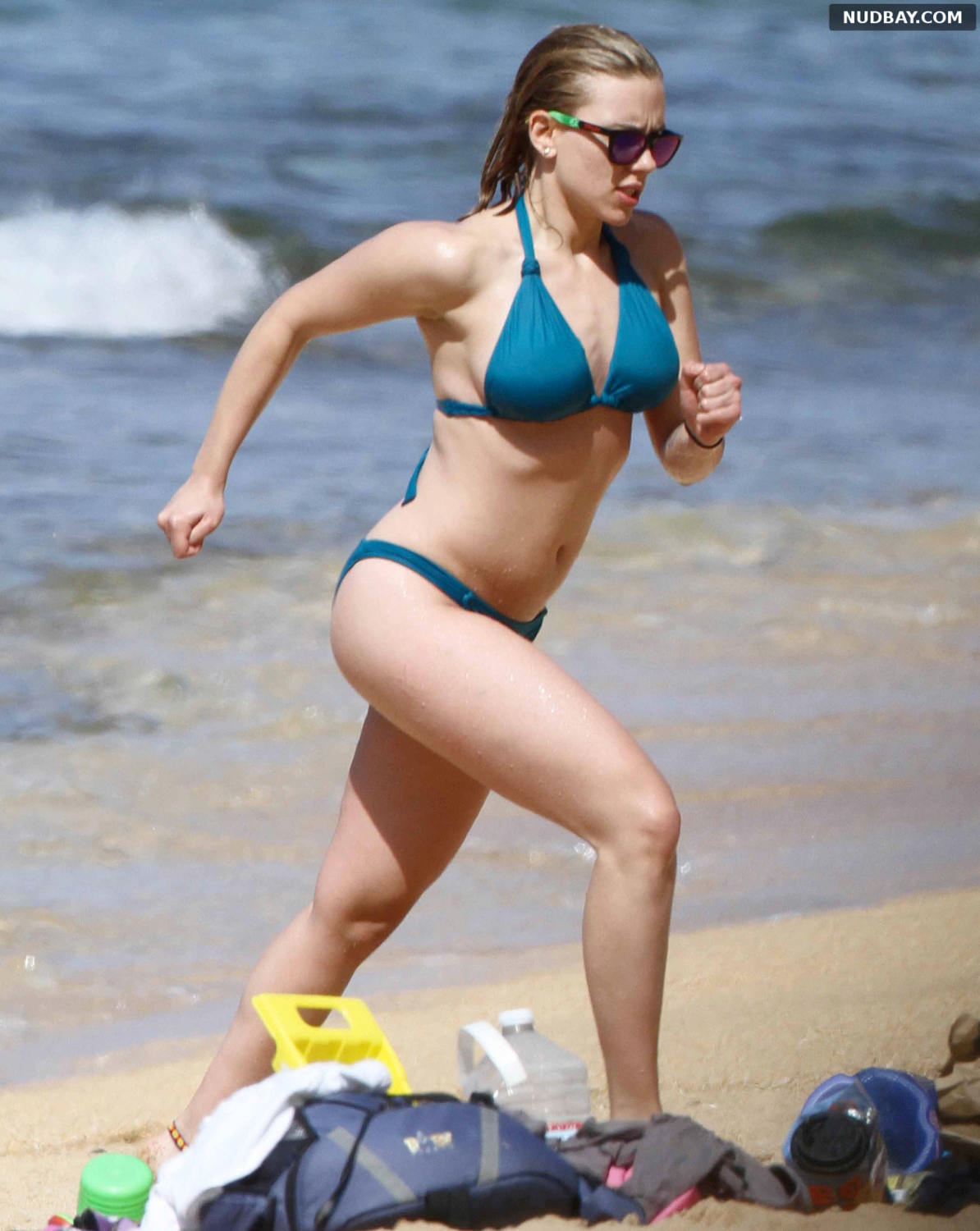 Scarlett Johansson wet on the beach in Hawaii Feb 10 2012