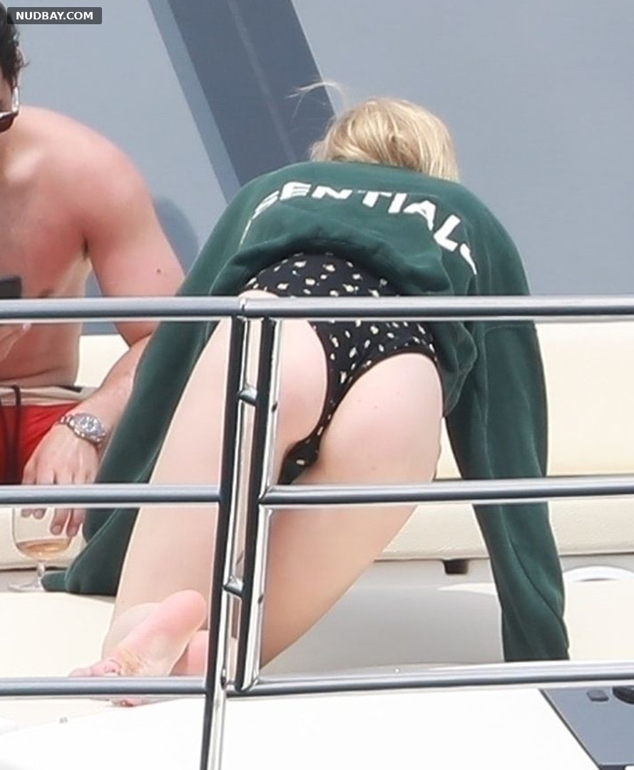 Sophie Turner pussy wearing a swimsuit in Cabo San Lucas Apr 18 2019