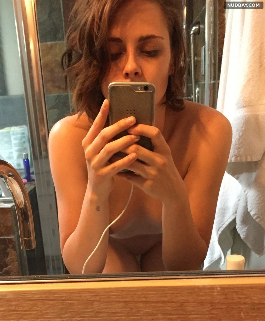 Kristen Stewart nude pussy selfie photo 2021 1