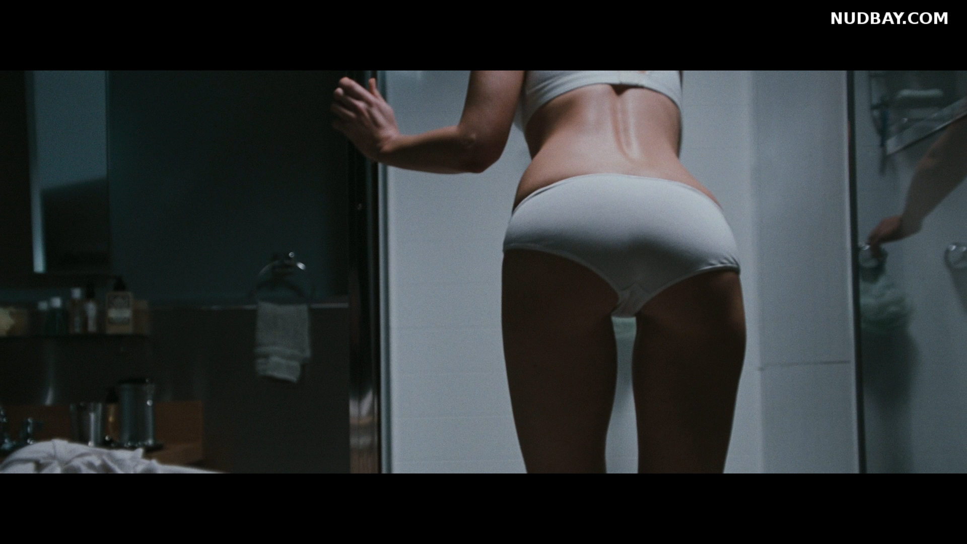 Kate Beckinsale Ass in the movie Whiteout (2009)