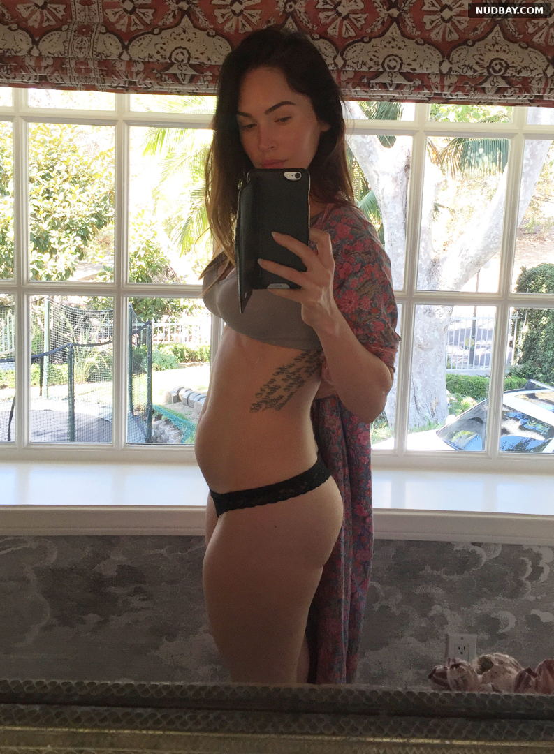 Megan Fox nude selfie shows ass (2021)