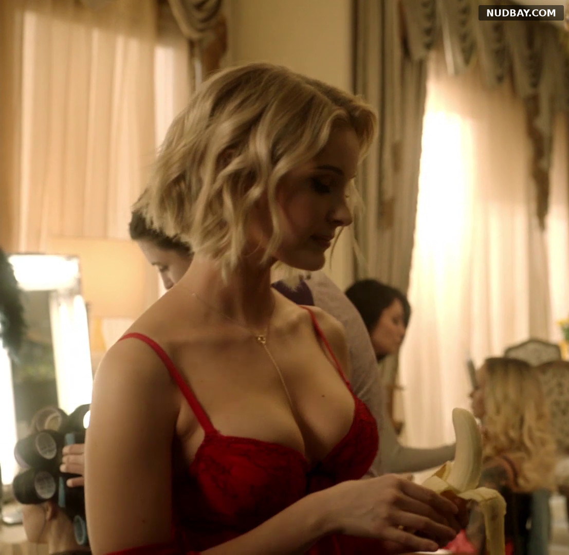 Taylor Black Cleavage in Lucifer S03E11 (2017)