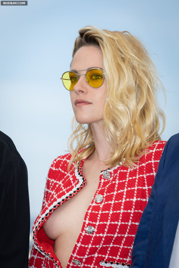 Kristen Stewart BOOBS Photocall for Crimes Of The Future in Cannes May 24 2022