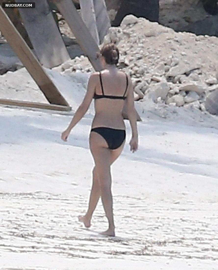 Taylor Swift Booty in bikini on the Beach in The Bahamas Jun 19 2022