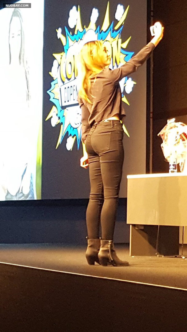 Alycia Debnam-Carey nude showed off her juicy butt in black jeans 2018