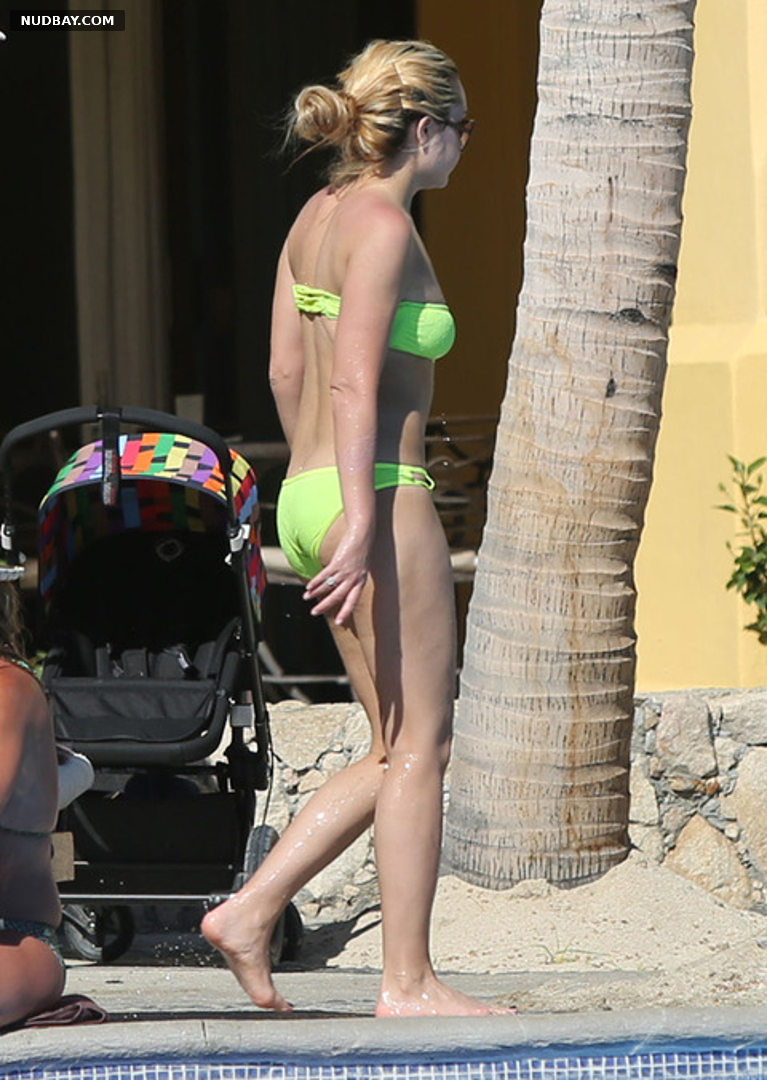 Amanda Bynes wears bikini on vacation 2011