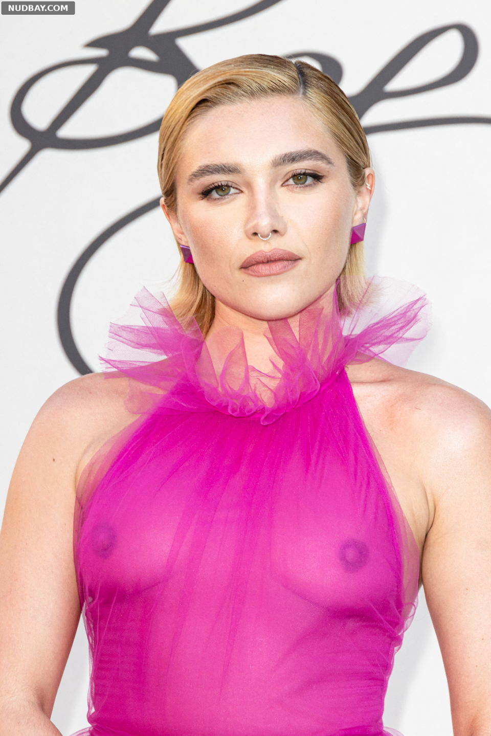 Florence Pugh Boobs - Valentino Haute Couture July 08 2022