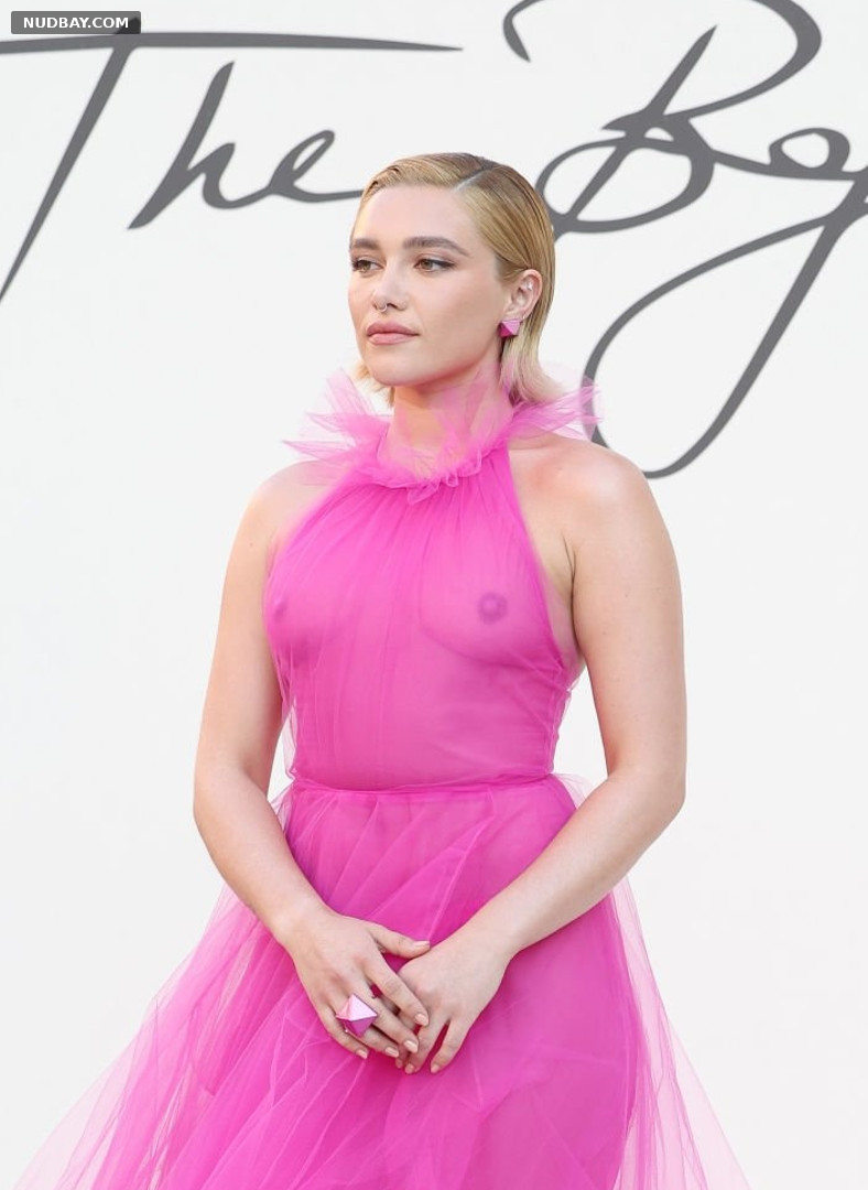 Florence Pugh NUDE BOOBS Valentino Haute Couture July 08 2022
