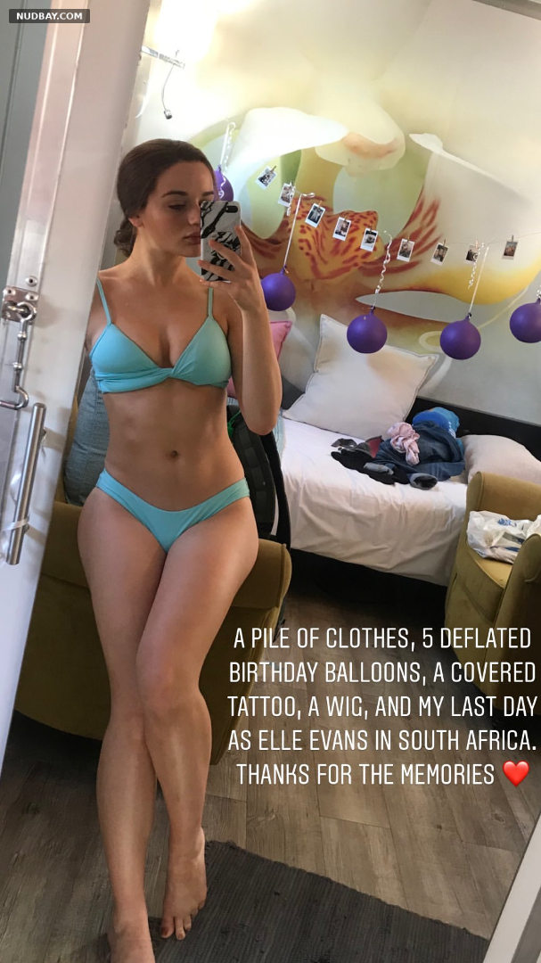 Joey King takes a stunning selfie in a sexy bikini at home 2022