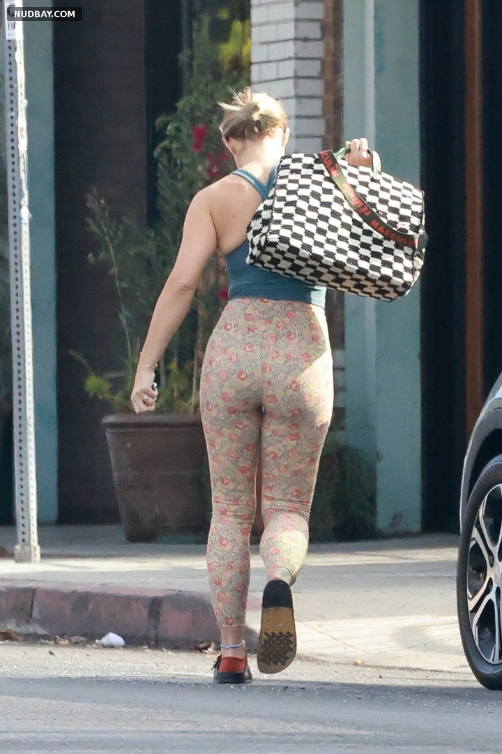 Kristen Bell Ass leaving a workout in Los Feliz Jul 26 2022