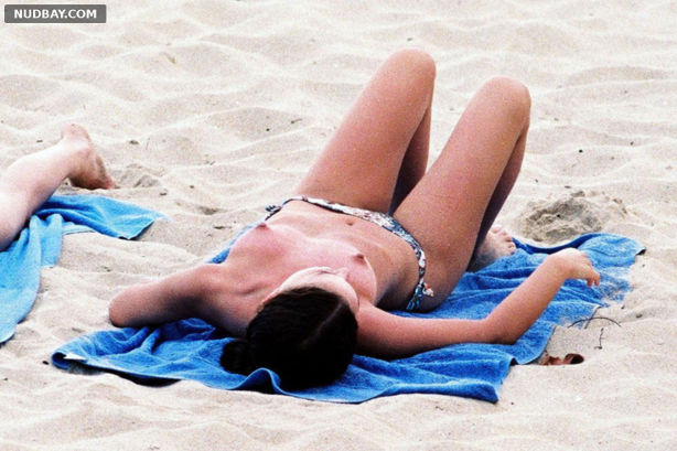 Natalie Portman nude boobs on the beach in Caribbean Jan 2001 01