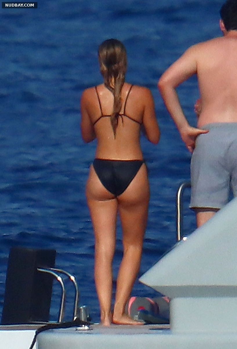 Sofia Richie Ass on vacation in the south of France Jul 11 2022