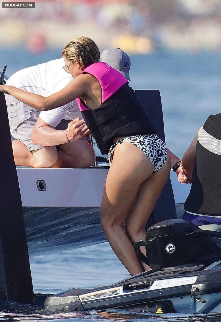 Sofia Richie Booty in bikini on a yacht in Cap d'Antibes Jul 13 2022