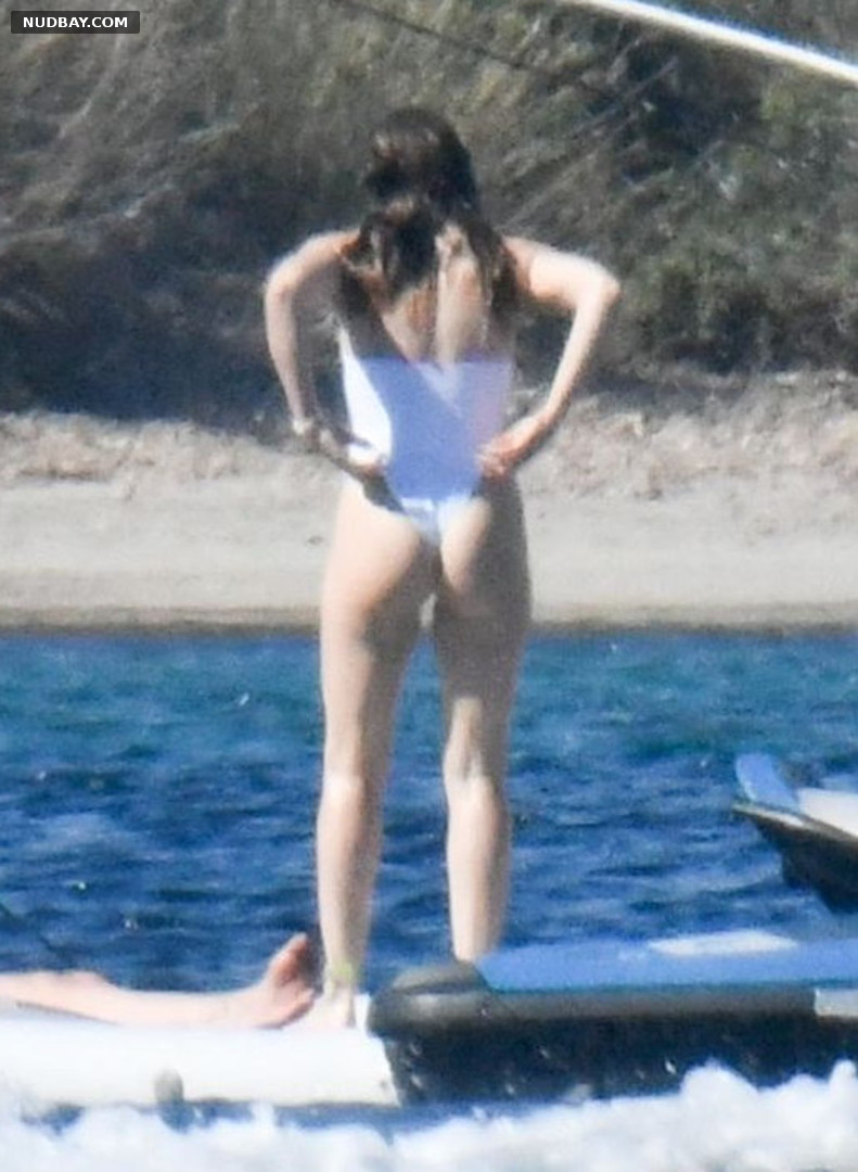 Jessica Biel Ass enjoy holiday in Italy 07 31 2022