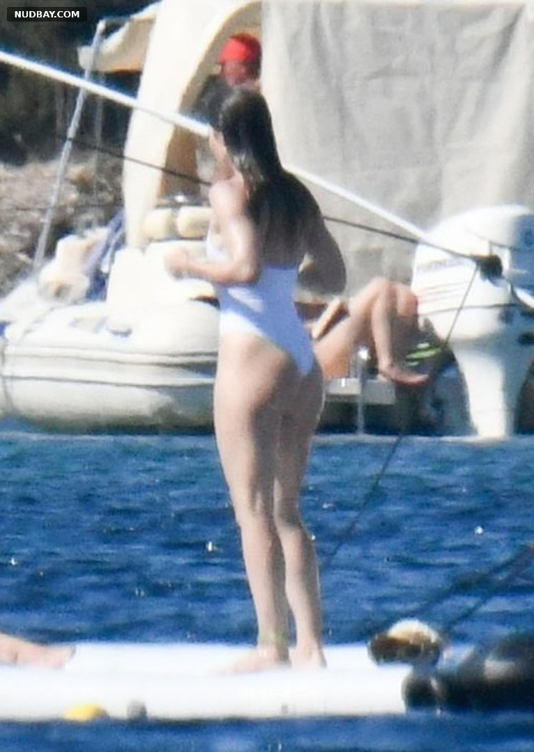 Jessica Biel Nude Ass enjoy holiday in Italy 07 31 2022