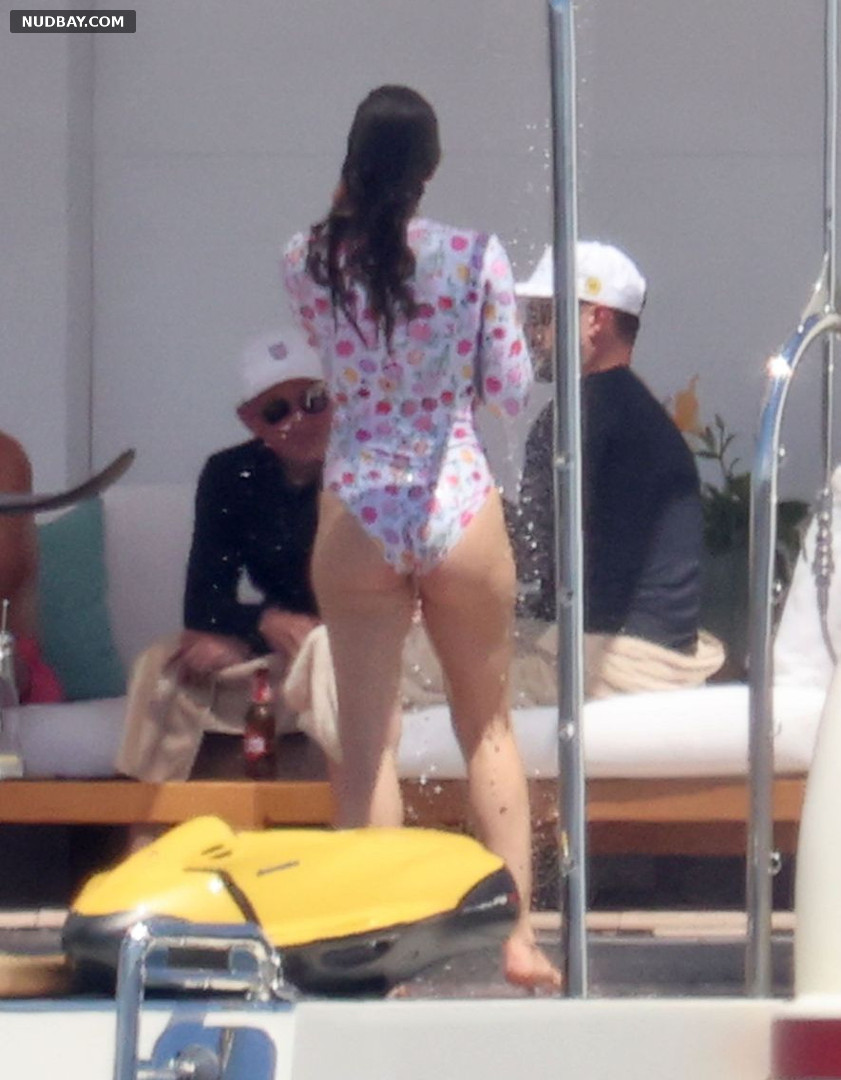 Jessica Biel Nude Butt on a yacht in Sardinia Jun 31 2022