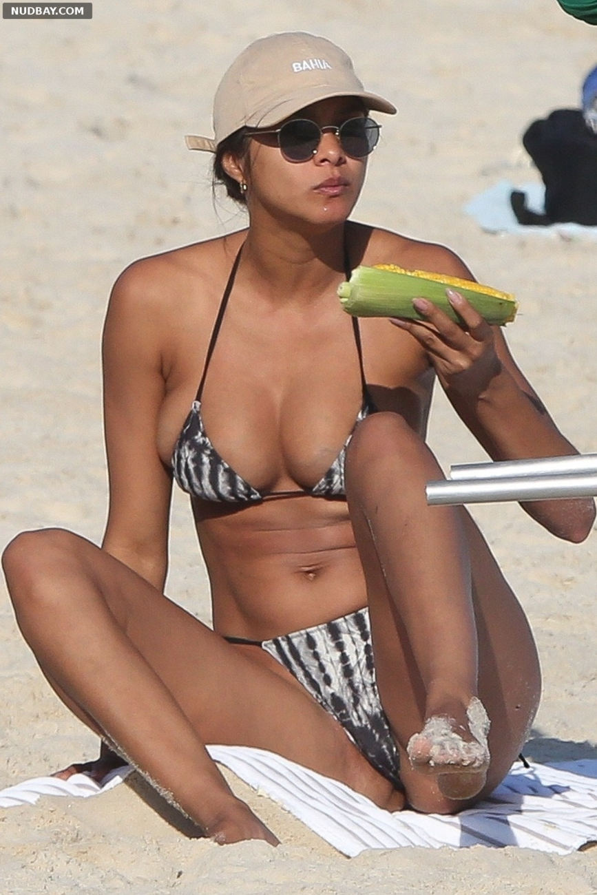Lais Ribeiro Pussy in Bikini on the Beach in Rio De Janeiro Aug 01 2022