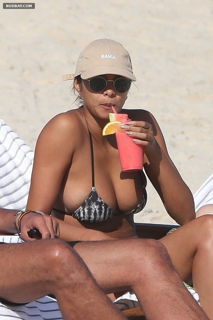 Lais Ribeiro Tits in Bikini on the Beach in Rio De Janeiro Aug 01 2022