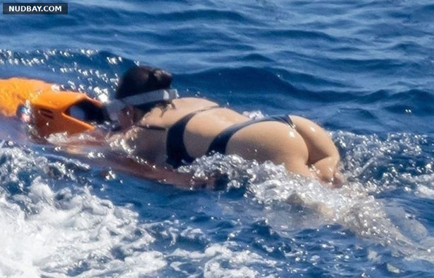 Selena Gomez Bare Ass in a black swimsuit on a yacht in Positan Aug 02 2022 01