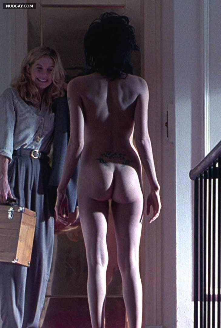 Angelina Jolie nude ass in the movie Gia (1998)