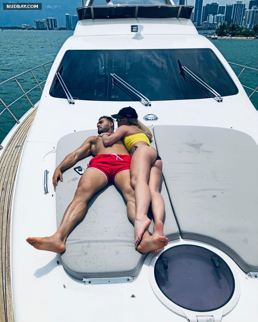 Britney Spears ass wears a yellow bikini on a yacht in Miami Jun 8 2019
