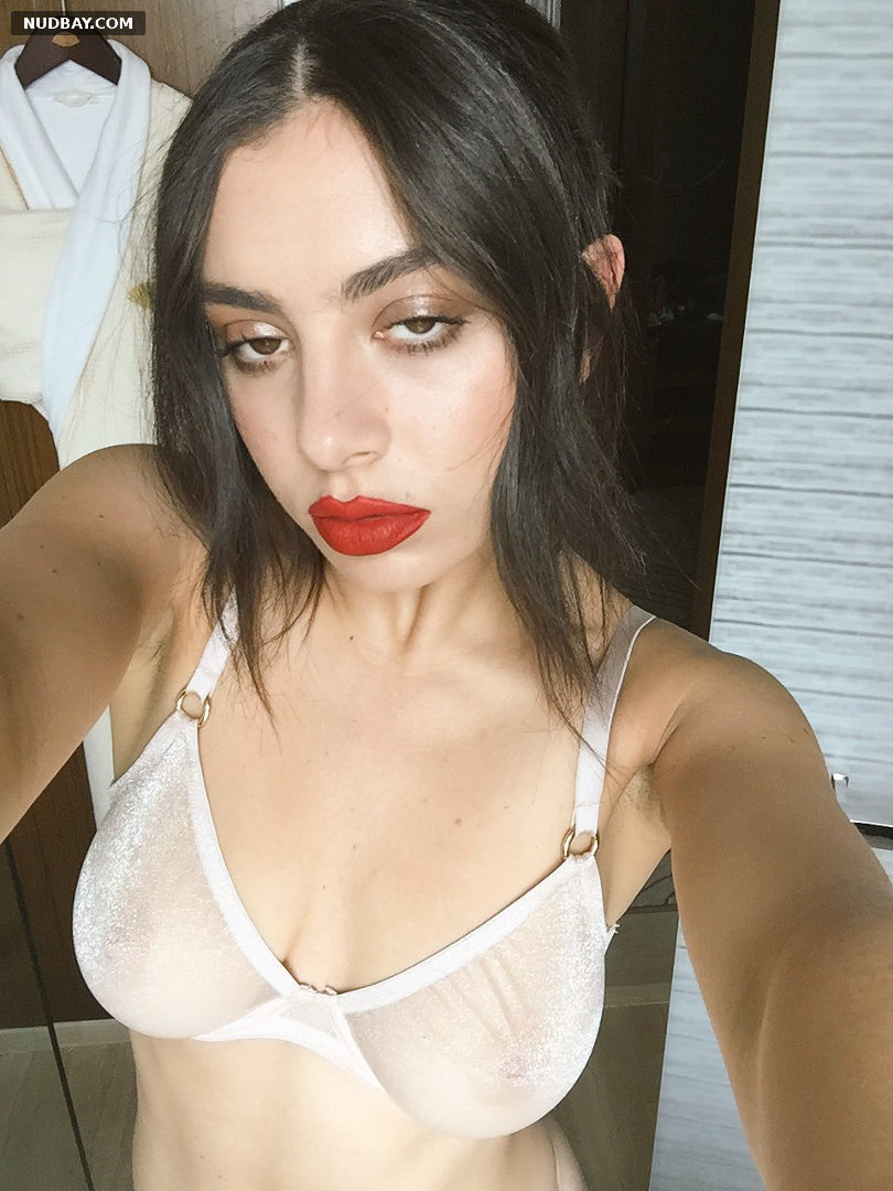 Charli XCX nude selfie showed boobs 2016