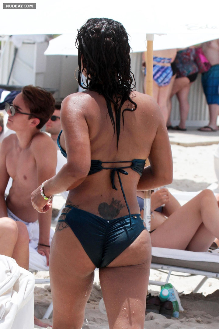 Christina Milian Ass Spotted in bikini At Miami beach 07 20 2017