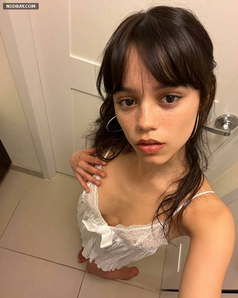 Jenna Ortega Nude Selfie At Home 2023