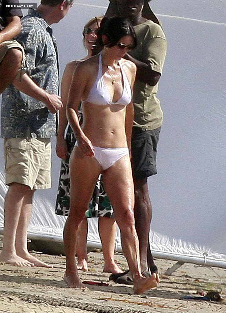 Courteney Cox nude on the beach in bikini October 16, 2009
