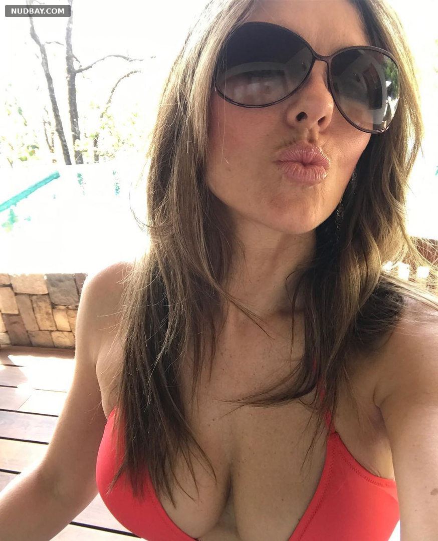 Elizabeth Hurley showed boobs in a bikini 2018