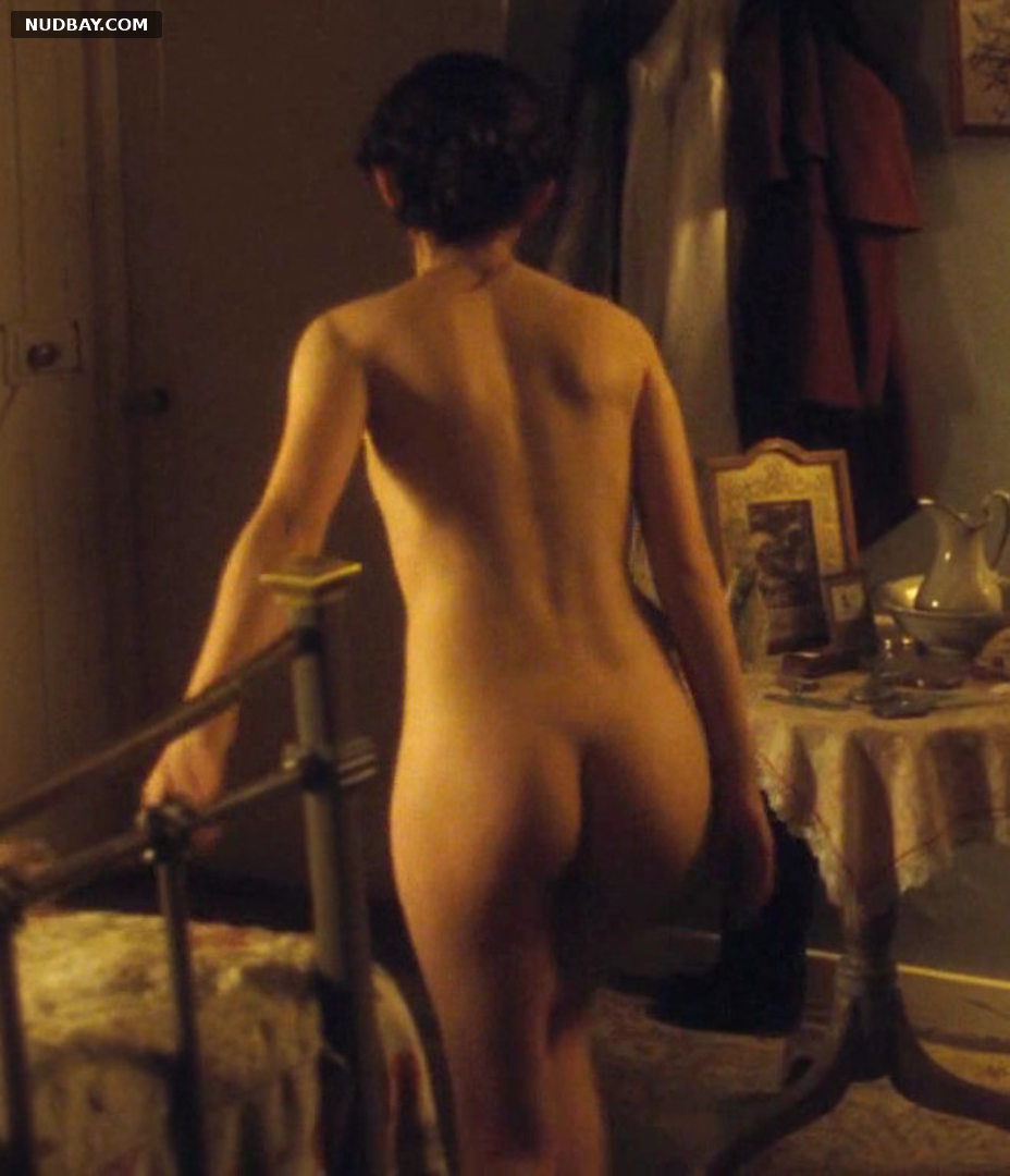 Emily Browning nude ass in Summer in February (2013)