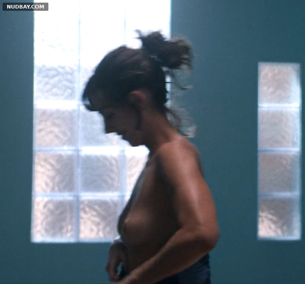 Alison Brie nude tits GLOW S01E01 (2017)