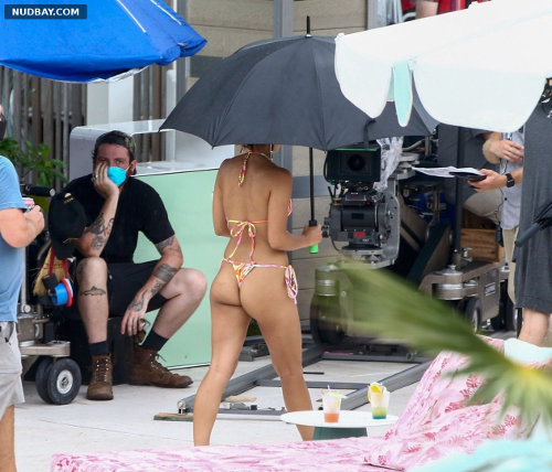 Camilia Mendes Nude Ass On The Set Of Strangers In Miami 2021 01