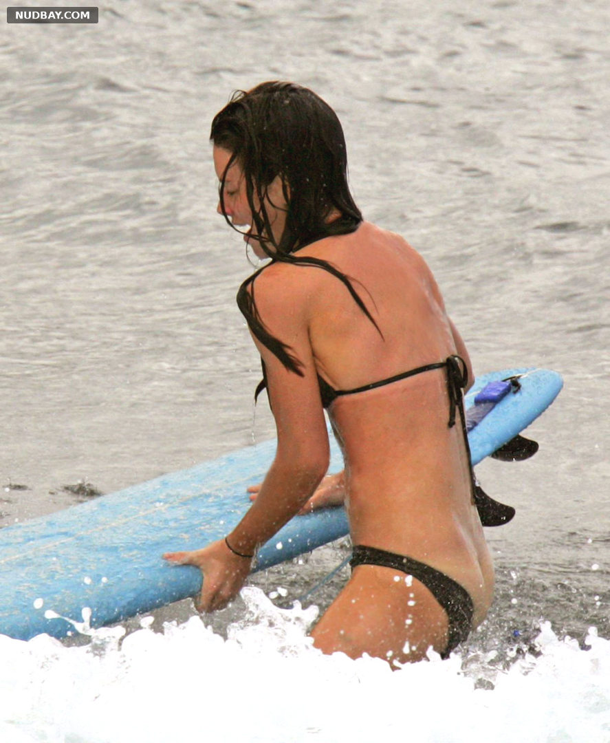 Evangeline Lilly Bare Ass in Black Bikini at the beach in Hawaii 2009