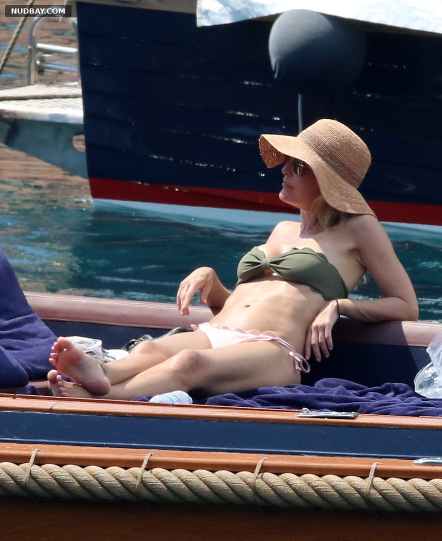 Gillian Anderson nude in Bikini on yacht in Italy 2019
