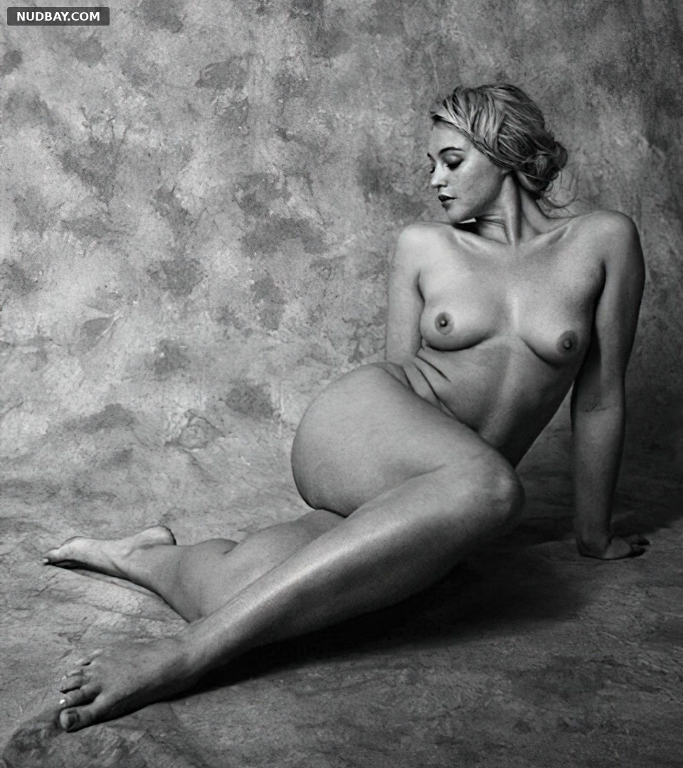 Iskra Lawrence nude boobs in sexy photo shoot 2018