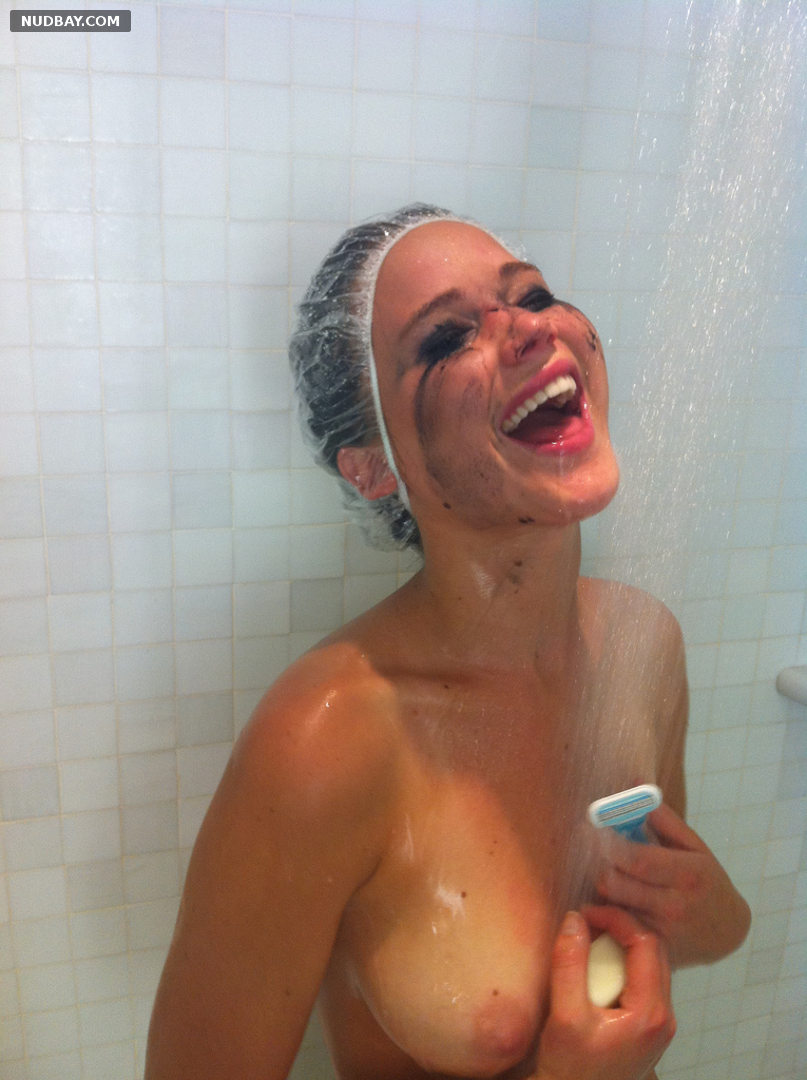 Jennifer Lawrence nude celeb selfie at home 2014