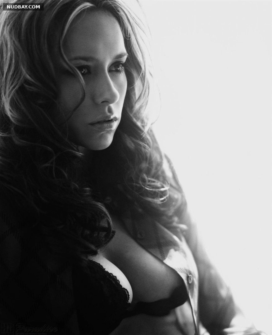 Jennifer Love Hewitt tits in a sexy photoshoot 2007