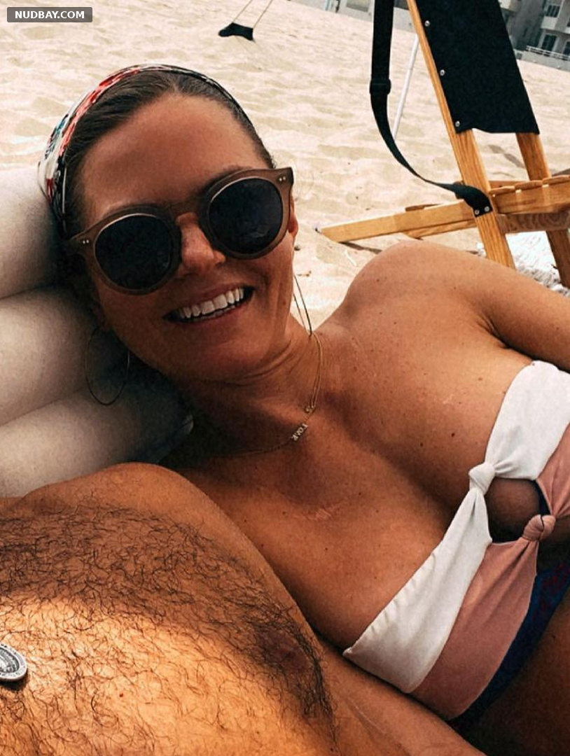 Jennifer Morrison nude selfi on the beach 2021