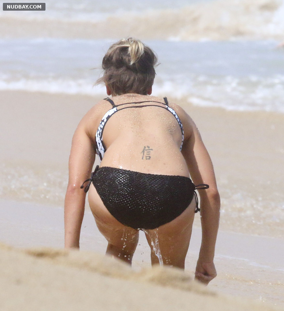 Kaley Cuoco juicy booty in Bikini Ass on the beach in Cabo 2014