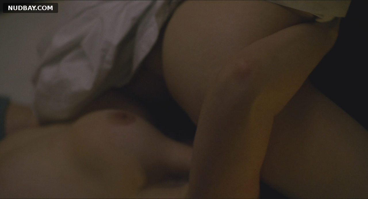 Kate Winslet Saoirse Ronan naked ass in Ammonite (2020)