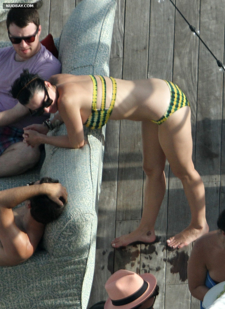 Katy Perry Sexy In a bikini at a hotel pool in Miami 2012