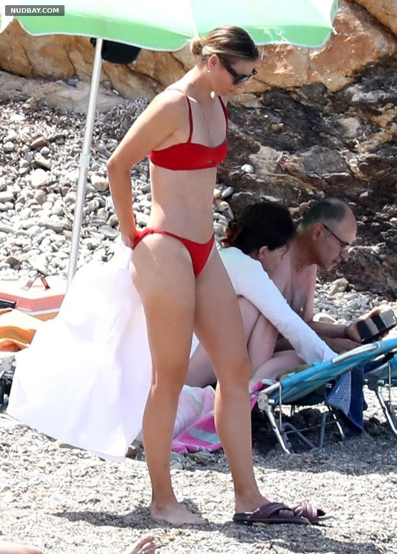 Maria Sharapova nude body in red Bikini on vacation 2014