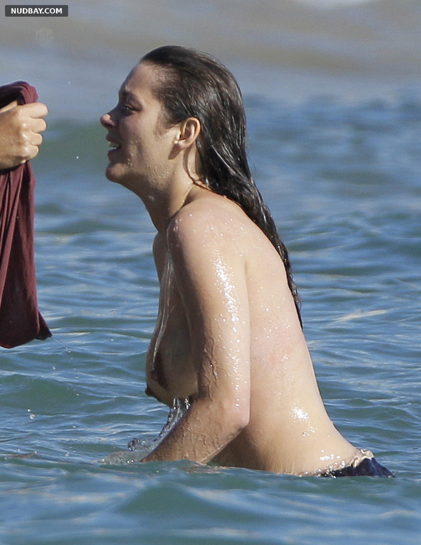 Marion Cotillard Naked Boobs on set of Rust and Bone Oct 12 2011