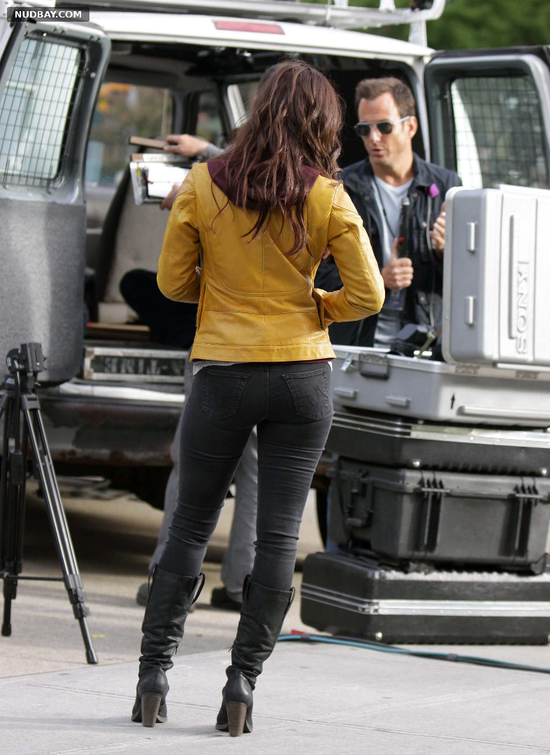 Megan Fox ass in jeans On Set for TMNT May 07th 2013