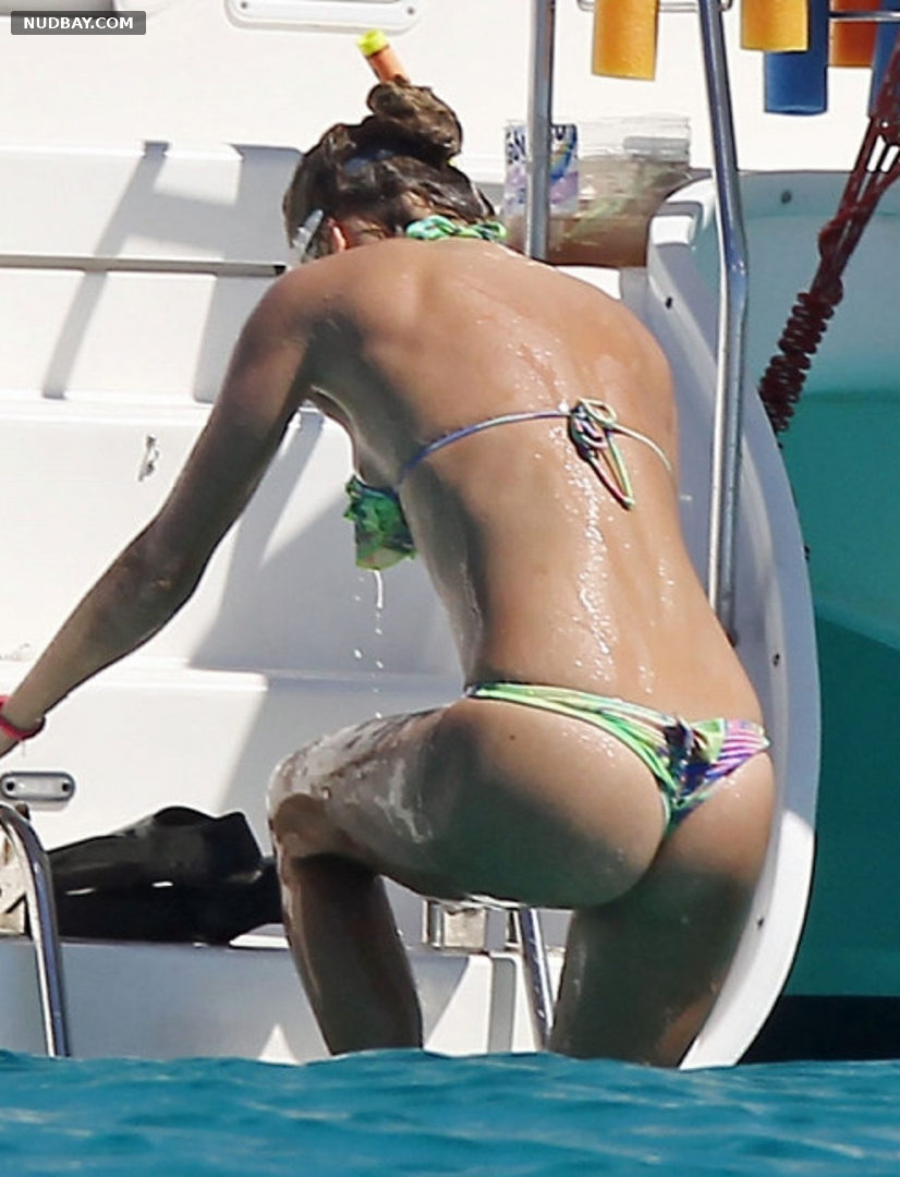Nina Agdal nude ass in Bikini Barbados 2013