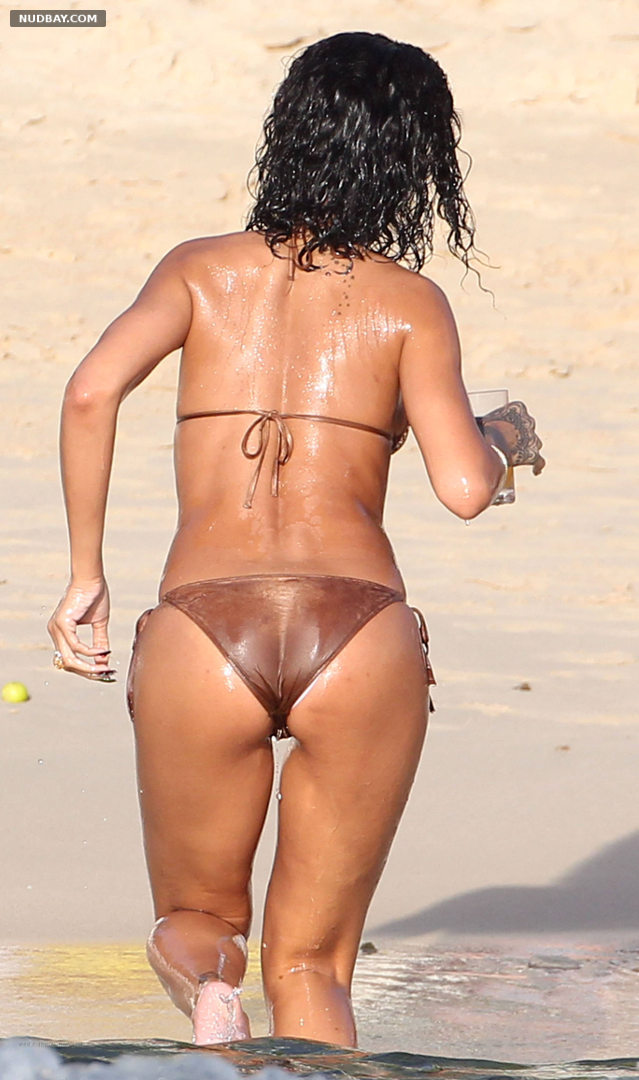 Rihanna sexy butt in Bikini at a Beach in Barbados December 28 2013