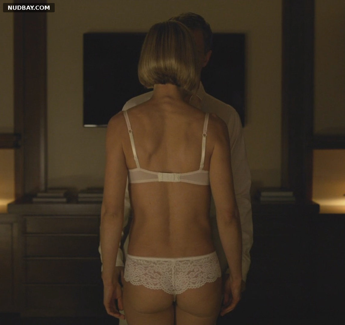 Rosamund Pike naked ass in Gone Girl (2014)